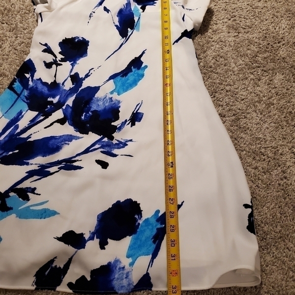 Floral cold shoulder petite dress - Picture 8 of 13